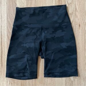 Lululemon Wunder Train Contour Fit High-Rise Short